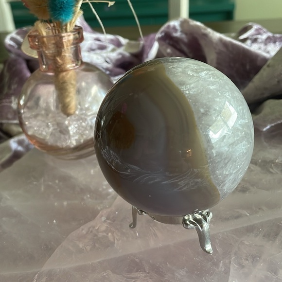 Agate Quartz Sphere 🤩 - Picture 4 of 4